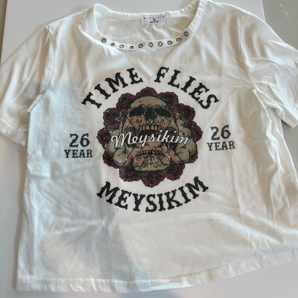 Women’s rock T-shirt
